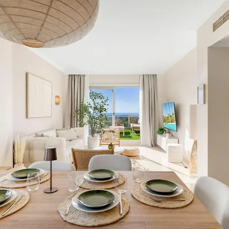 Sea View Penthouse With 2 Pools And Nearby Apartmán Estepona