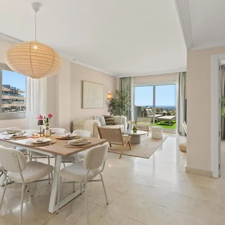 Sea View Penthouse With 2 Pools And Nearby * Estepona