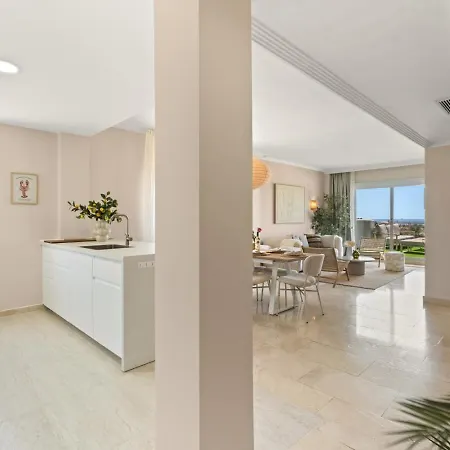 Sea View Penthouse With 2 Pools And Nearby * Estepona