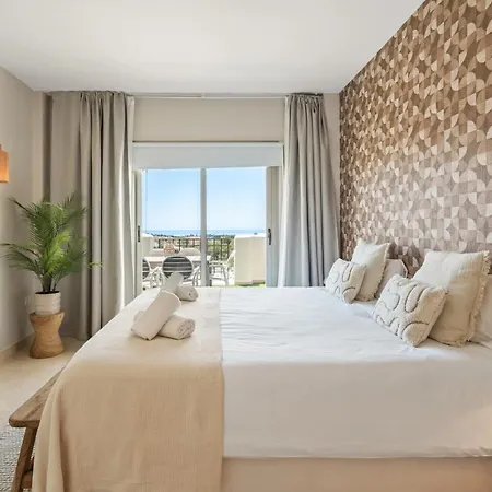 Sea View Penthouse With 2 Pools And Nearby Apartmán