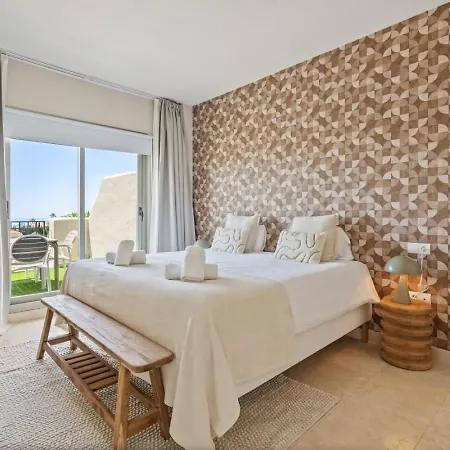 Sea View Penthouse With 2 Pools And Nearby Apartmán *