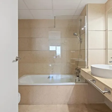 Sea View Penthouse With 2 Pools And Nearby Apartmán