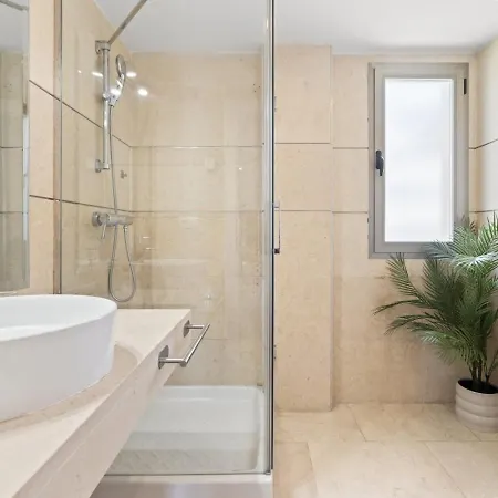 Sea View Penthouse With 2 Pools And Nearby * Estepona