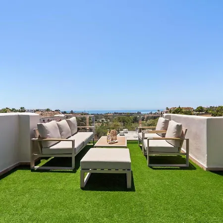 Sea View Penthouse With 2 Pools And Nearby Apartmán *