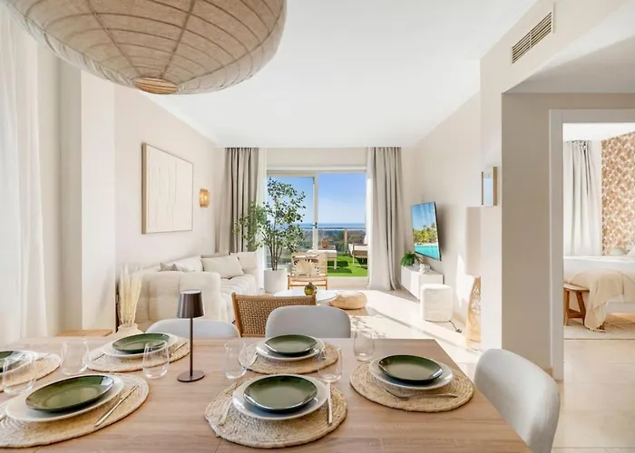 Sea View Penthouse With 2 Pools And Nearby Lägenhet Estepona