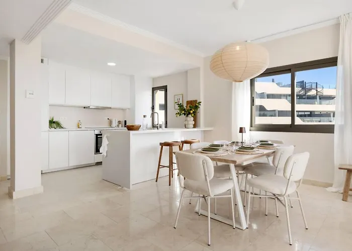 Sea View Penthouse With 2 Pools And Nearby Apartamento